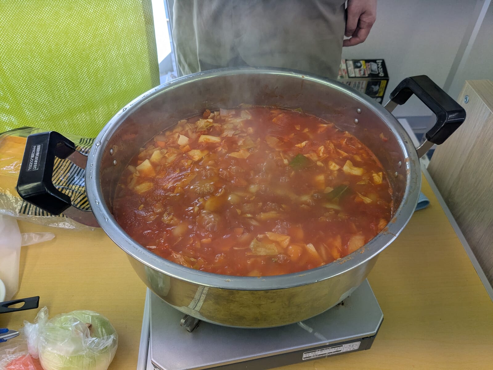 20251129グループワーク「オヤジ料理」ミネストローネ調理画像