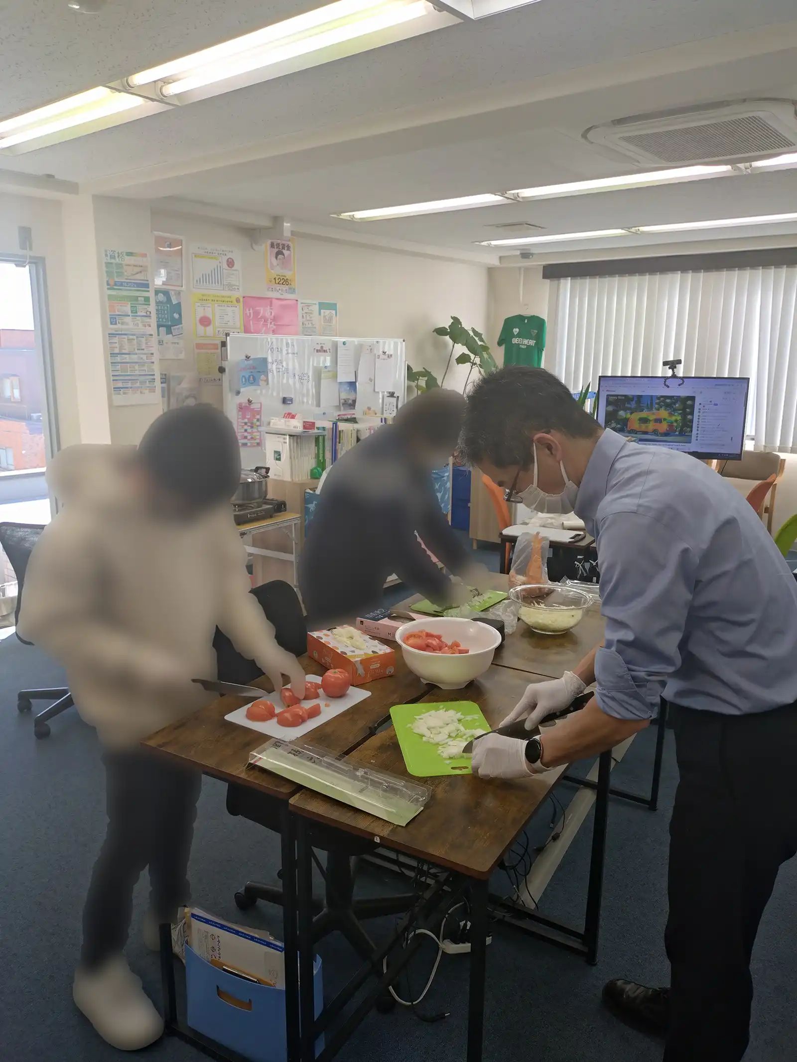 20260110グループワーク「オヤジ料理」簡単ブイヤベース調理画像1