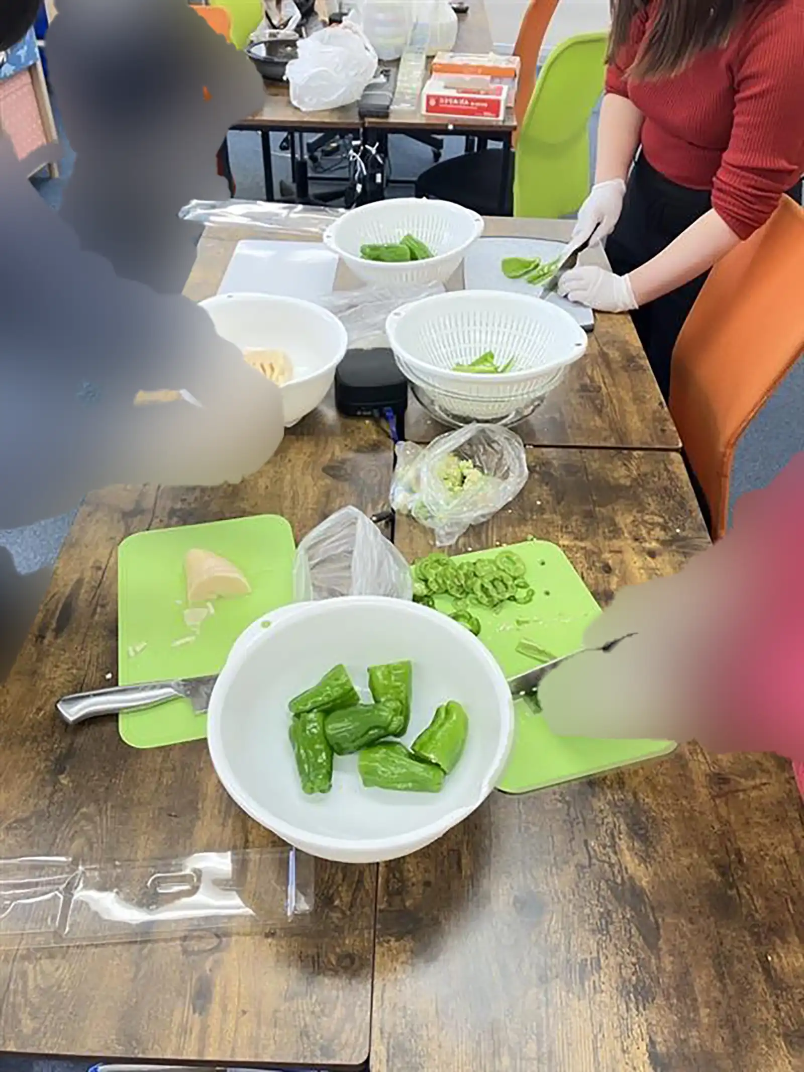 20260117母の日企画「チンジャオロース＆ワンタンスープ」調理画像1