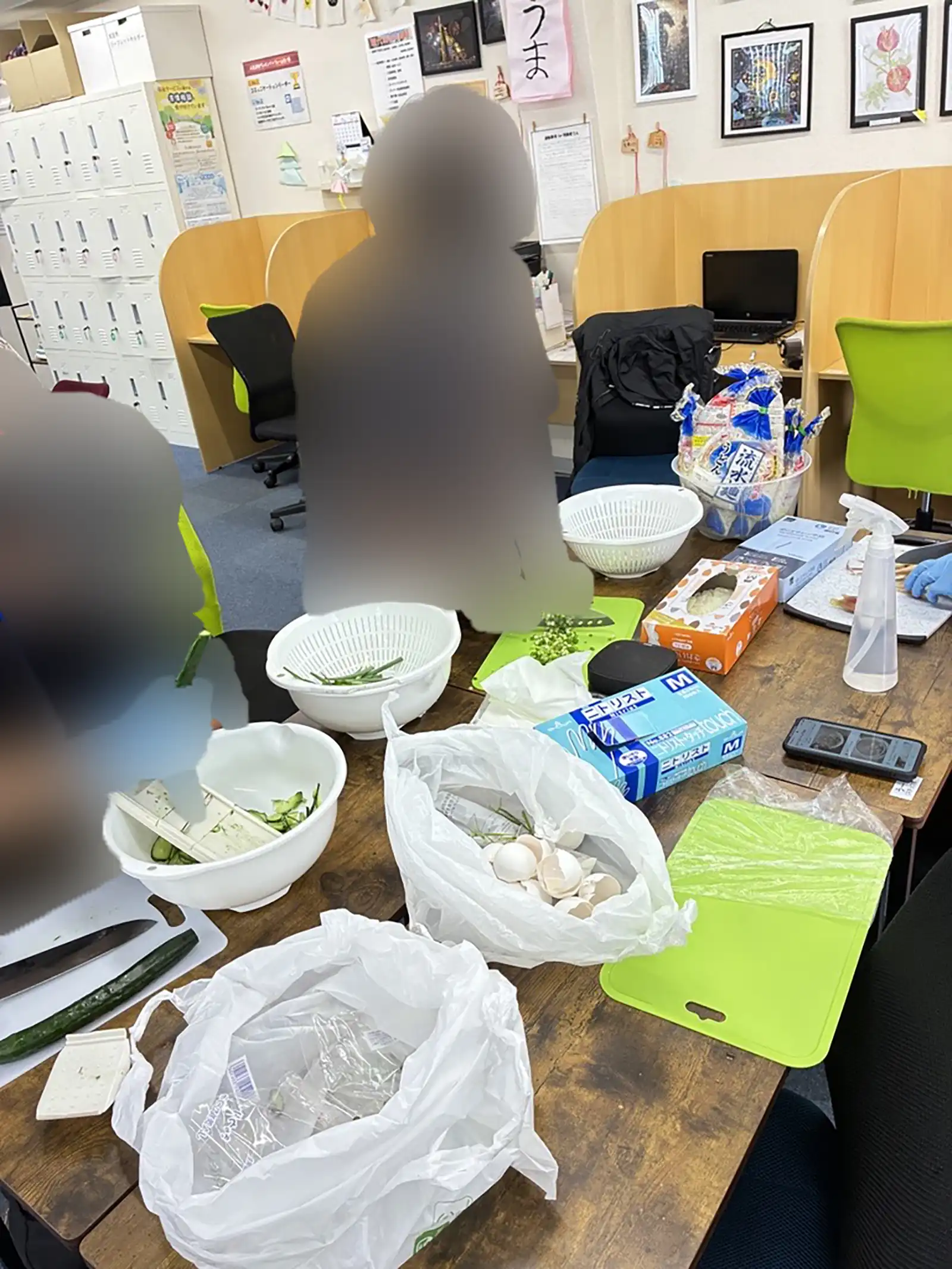 20260711グループワーク「母の日デー～豚しゃぶうどん～」調理画像1