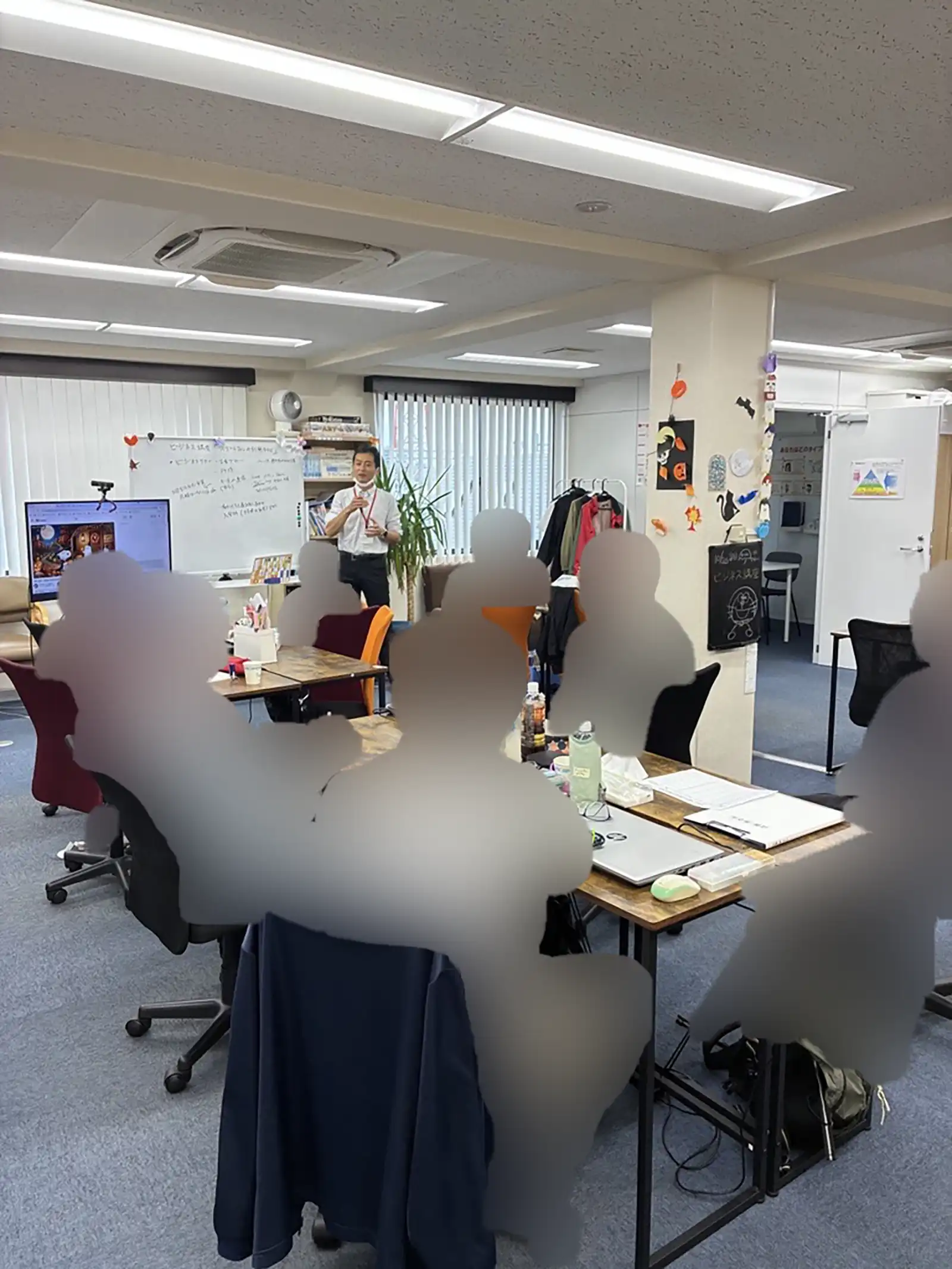 20261026グループワーク「白井代表のビジネス講座：スマートフォンの利用頻度について」参加者画像1