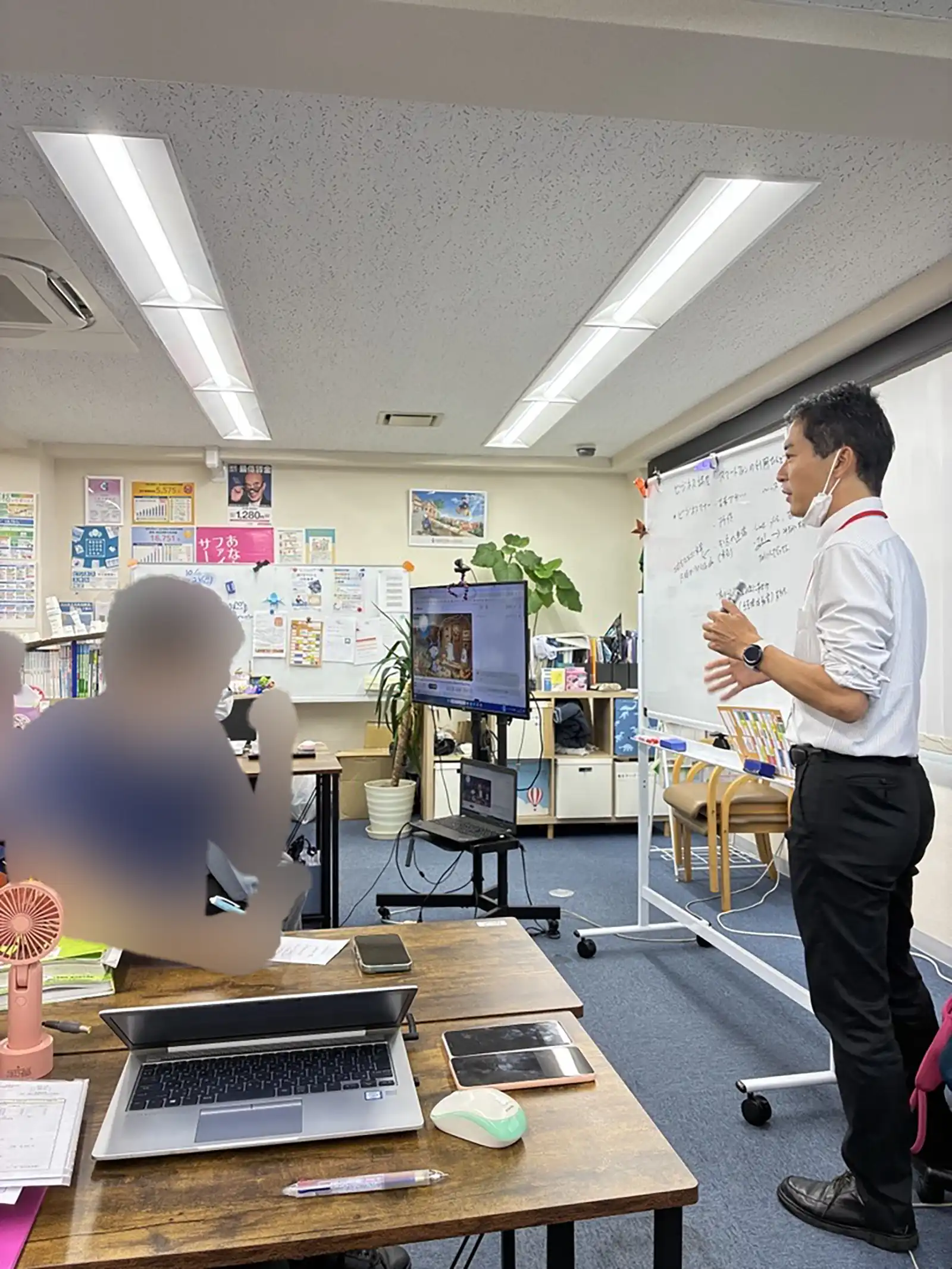 20261026グループワーク「白井代表のビジネス講座：スマートフォンの利用頻度について」参加者画像2