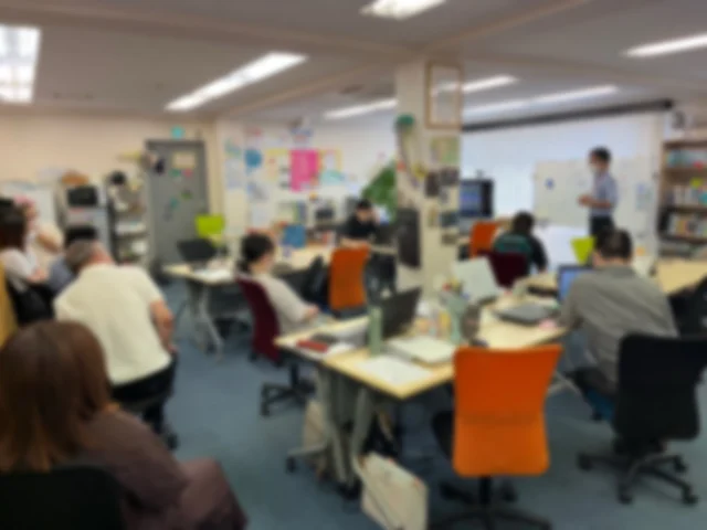 今日の午後はPC講座。
前回PPTで流水麵のオリジナルトッピングの発表をしていただきましたが、今日は中華麺でのトッピングはどうするか…具材プレゼンの作成、発表を行いました🍴😋
今年のフォームの夏で作りたいと思います！
#足立区 
#竹ノ塚
#障害福祉サービス